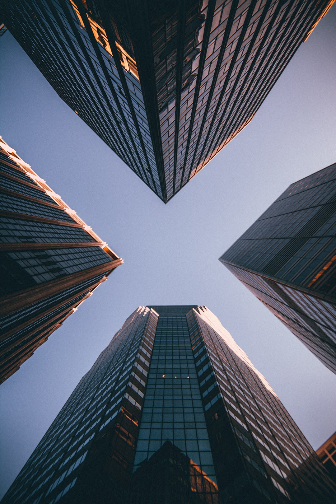 How Fractional CFO Services Unlock Scalable Growth for Mid‑Market Businesses